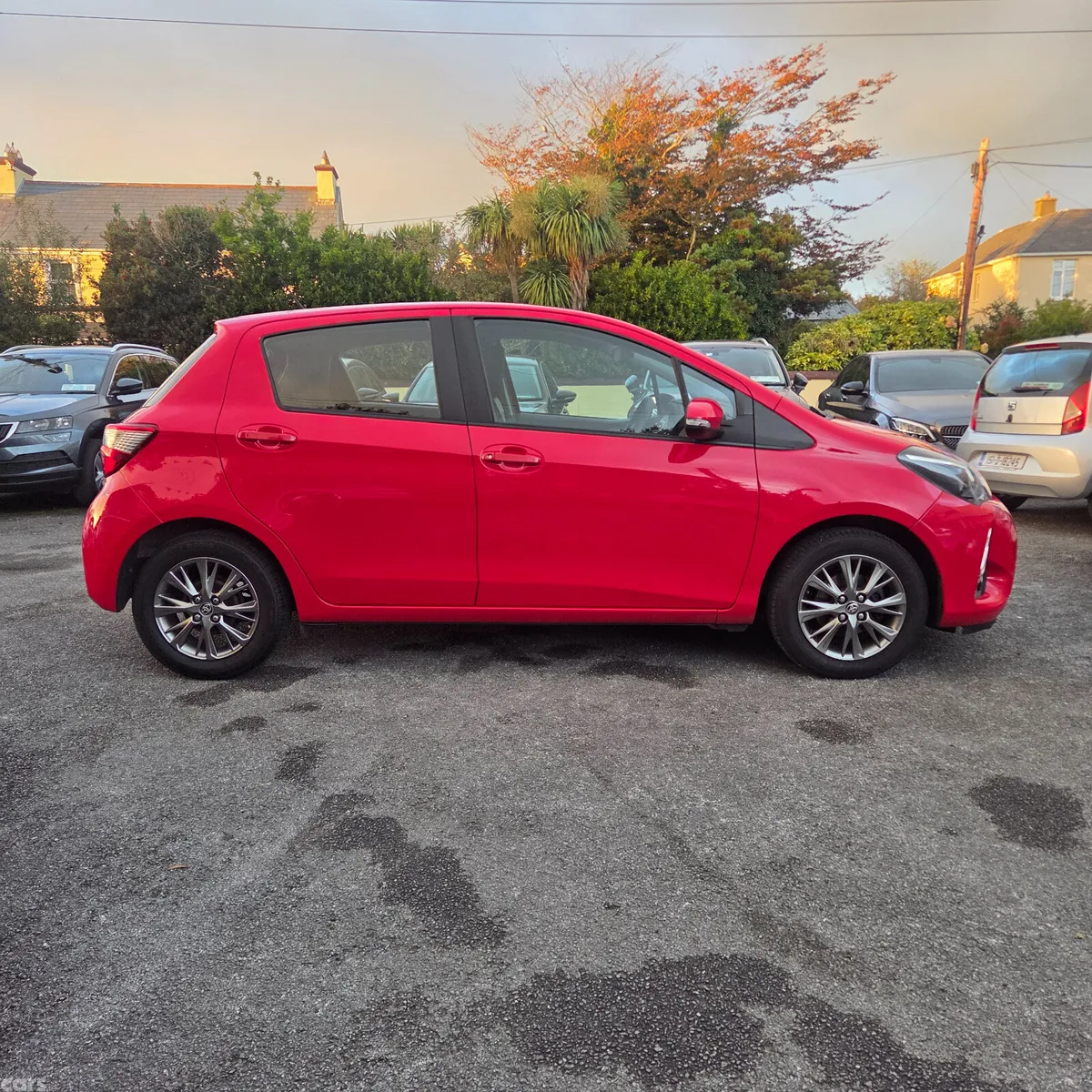 Toyota Yaris Hatchback, Petrol, 2019, Red