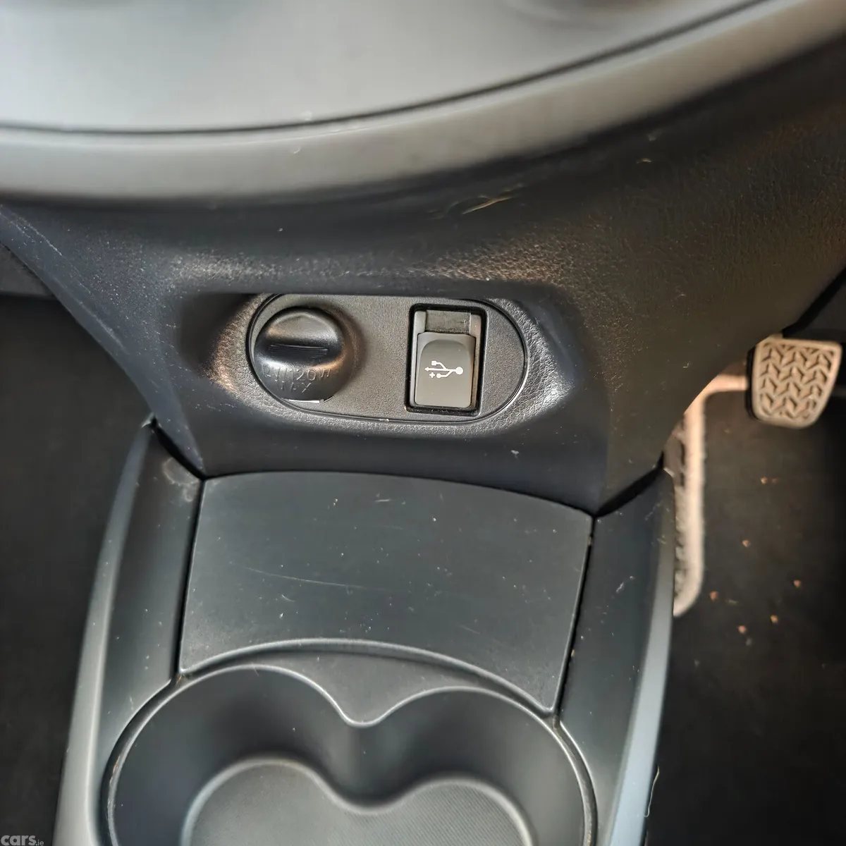 Toyota Yaris Hatchback, Petrol, 2019, Red