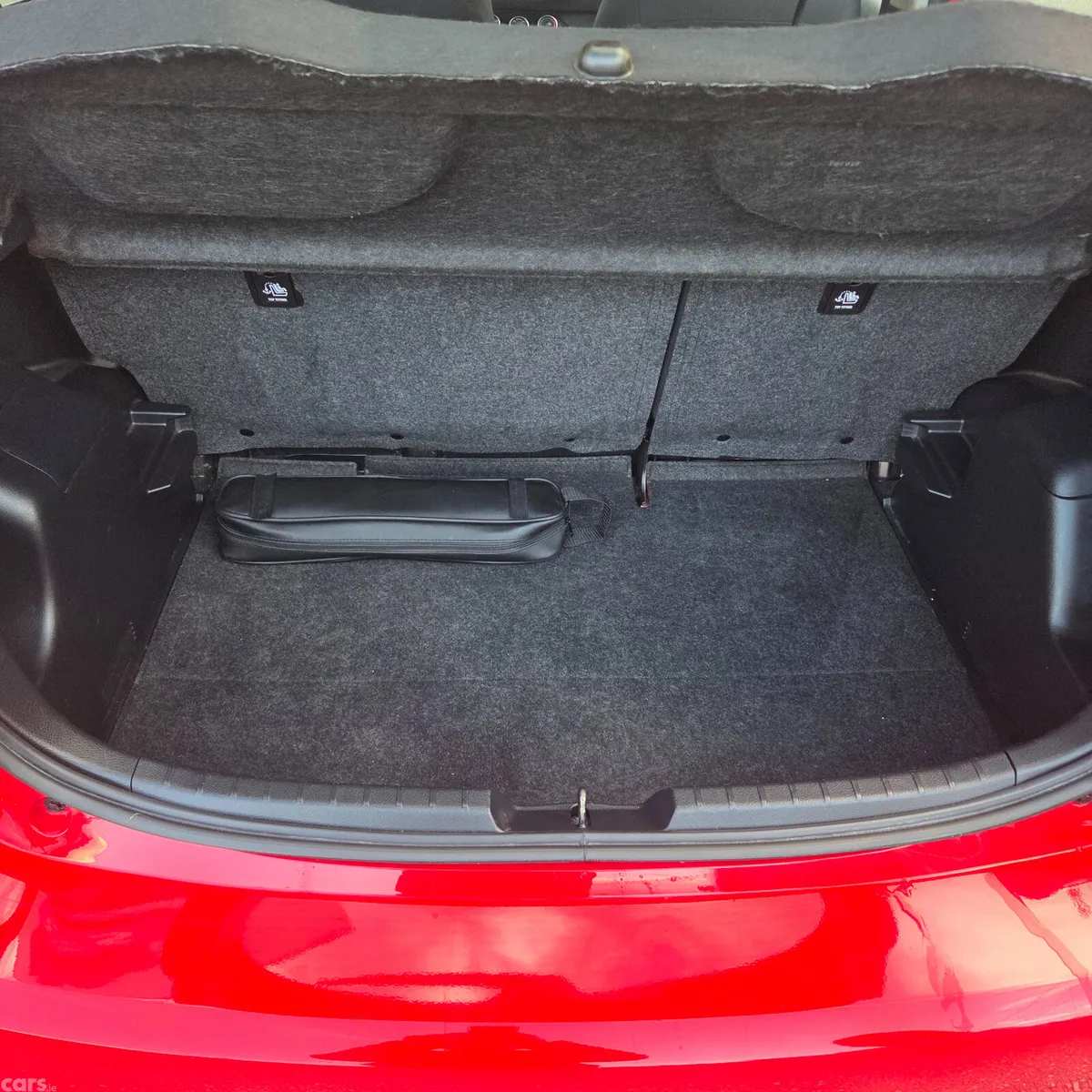 Toyota Yaris Hatchback, Petrol, 2019, Red
