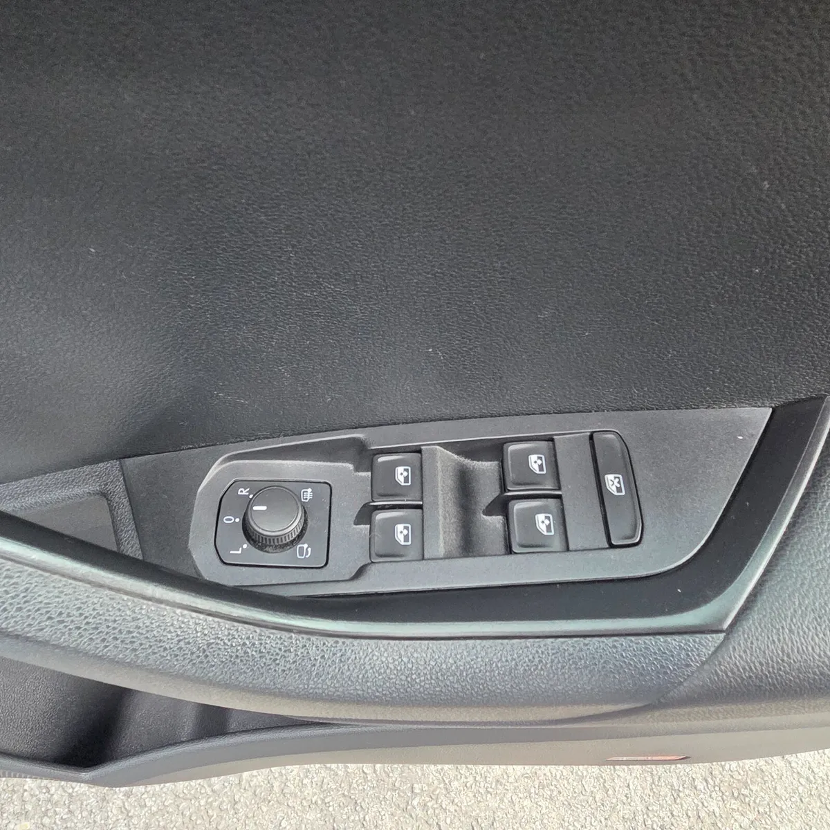 Skoda Karoq SUV, Petrol, 2021, Grey