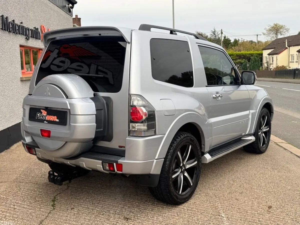 Mitsubishi Shogun SUV, Diesel, 2015, Silver