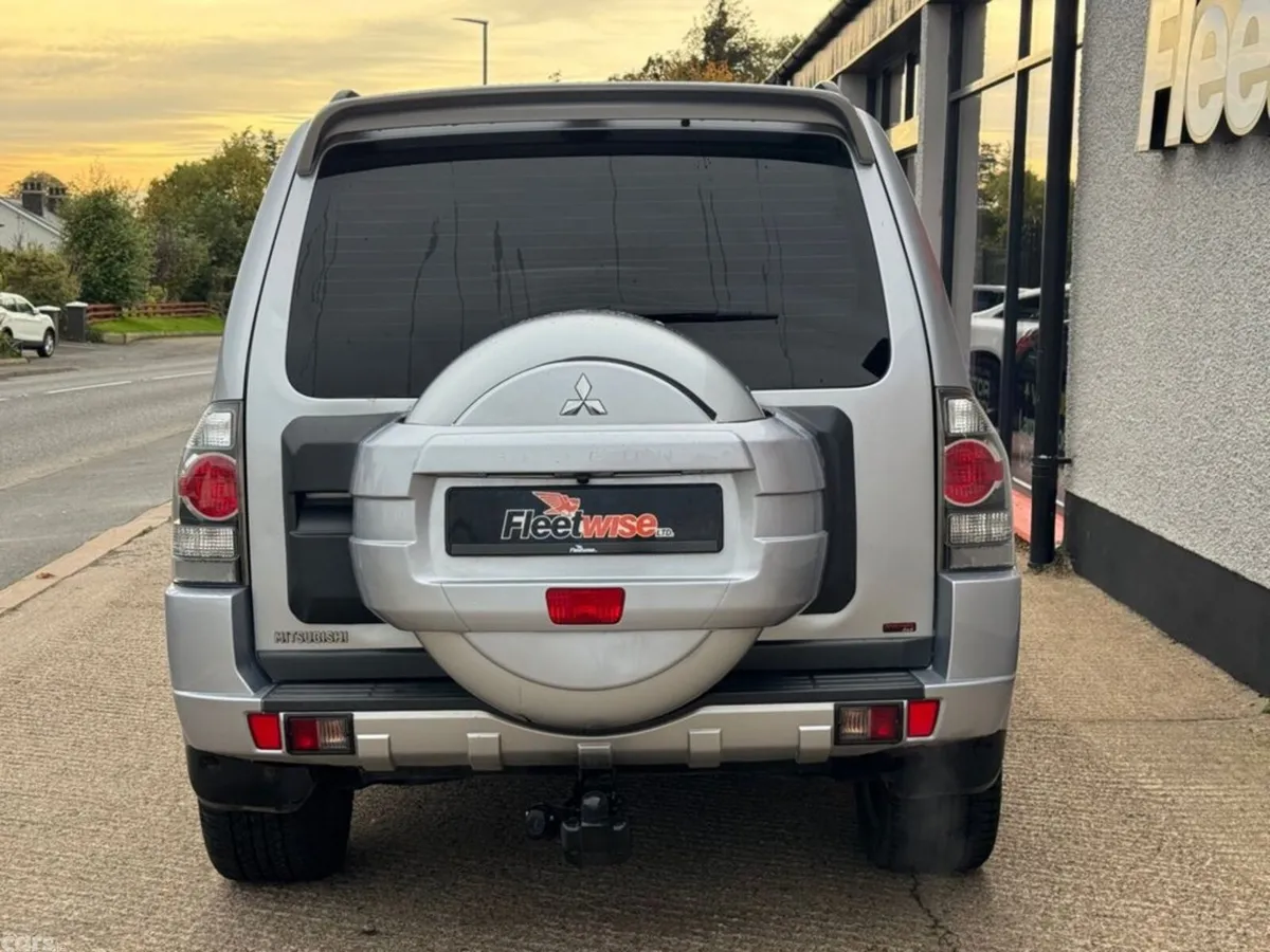 Mitsubishi Shogun SUV, Diesel, 2015, Silver