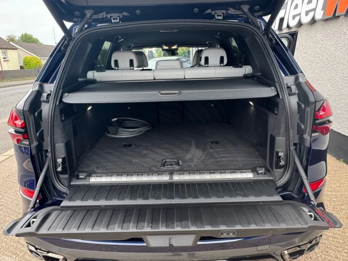 BMW X5 SUV, Petrol Hybrid, 2023, Blue
