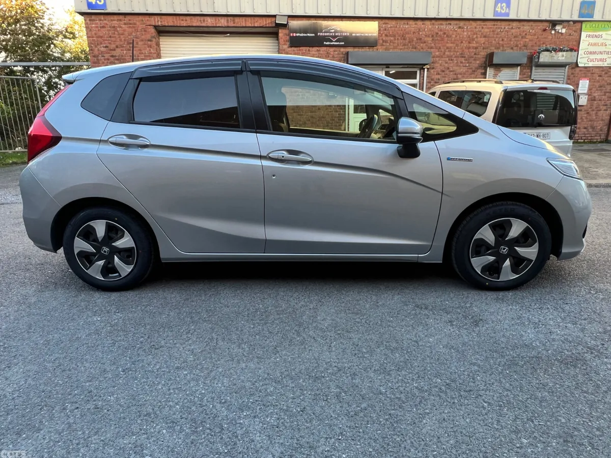 Honda Fit Hatchback, Petrol Hybrid, 2019, Silver