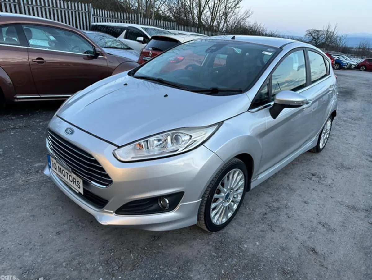 Ford Fiesta Hatchback, Petrol, 2016, Silver