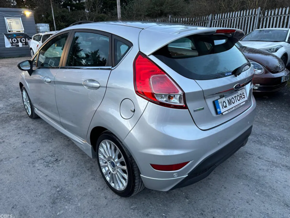 Ford Fiesta Hatchback, Petrol, 2016, Silver