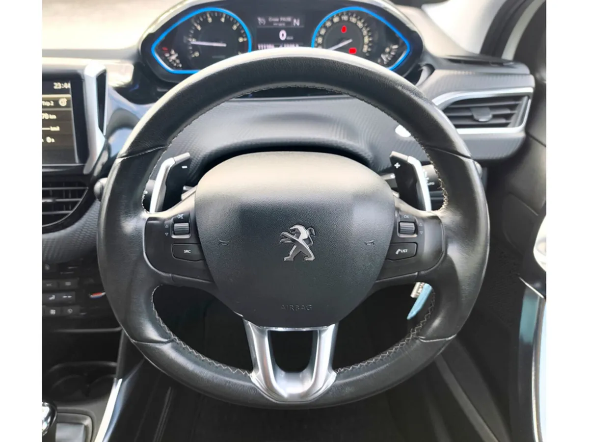 Peugeot 2008 Hatchback, Petrol, 2014, White