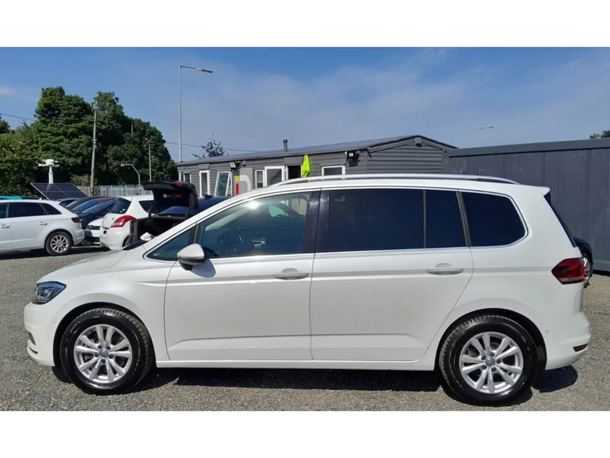 Volkswagen Touran MPV, Diesel, 2018, White