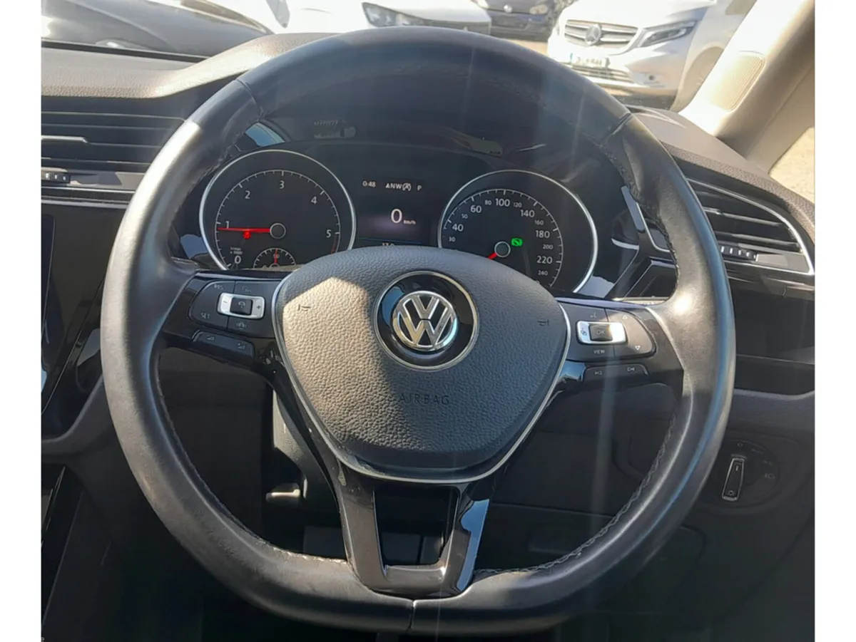 Volkswagen Touran MPV, Diesel, 2018, White