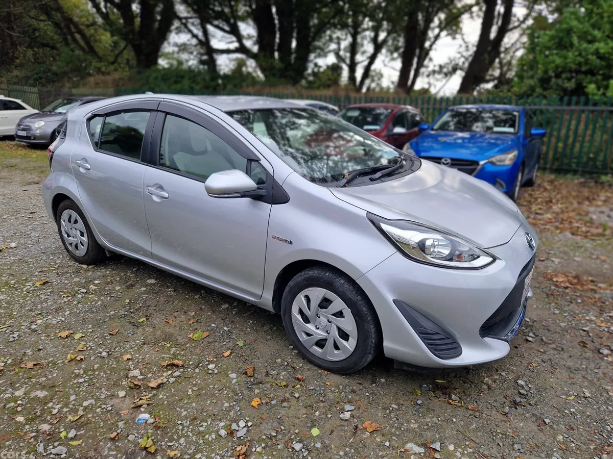 Toyota Aqua Hatchback, Petrol Hybrid, 2020, Silver