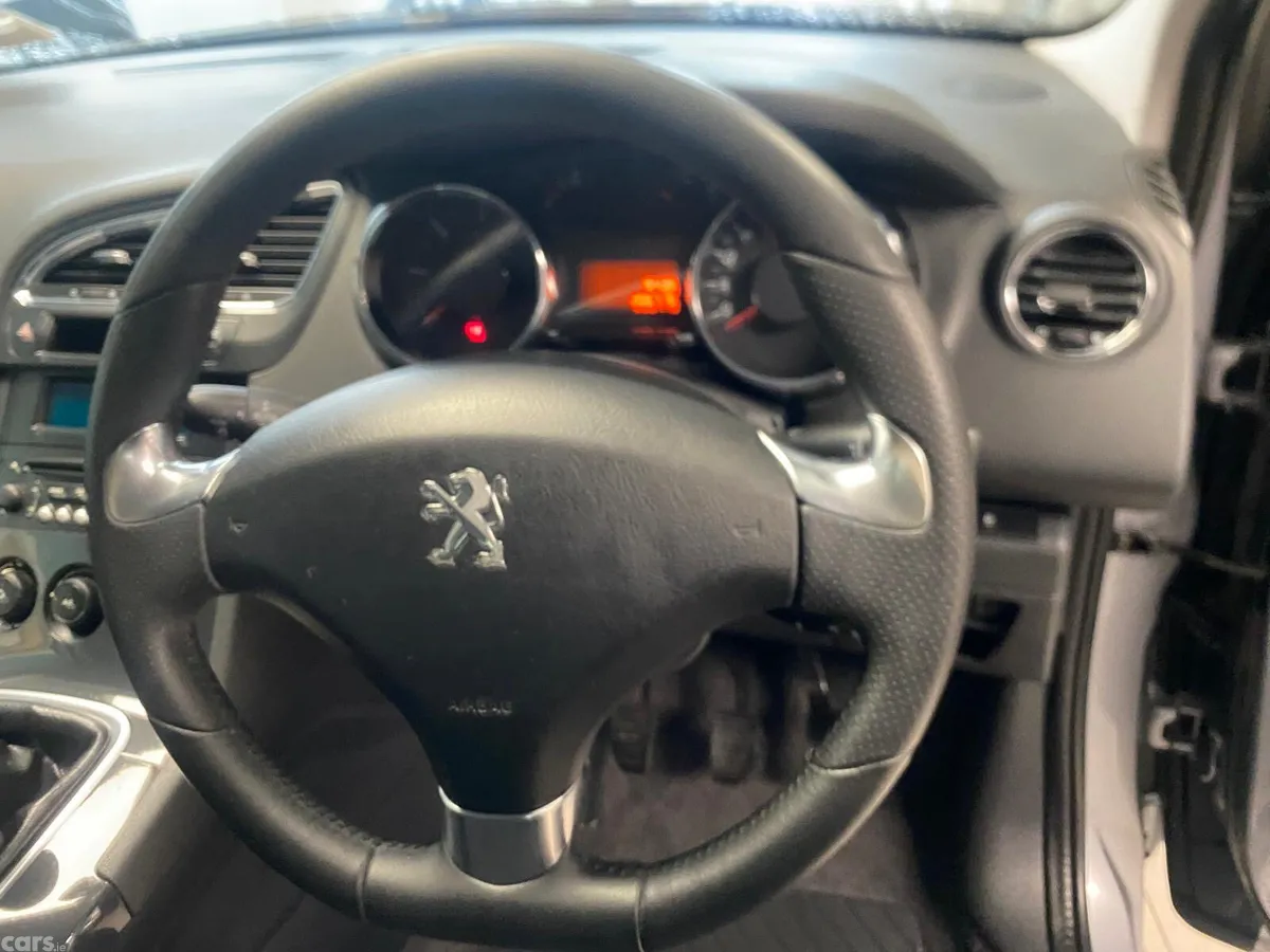 Peugeot 5008 MPV, Diesel, 2015, Grey