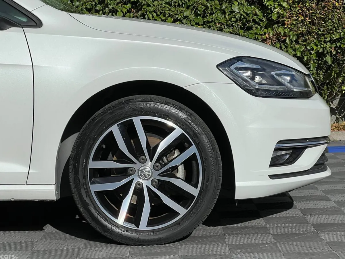 Volkswagen Golf Hatchback, Petrol, 2019, White