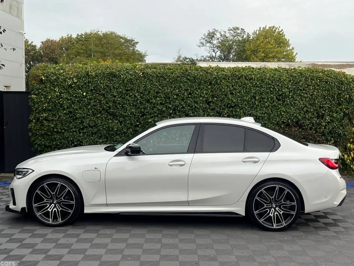 BMW 3-Series Saloon, Petrol Plug-in Hybrid, 2021, White