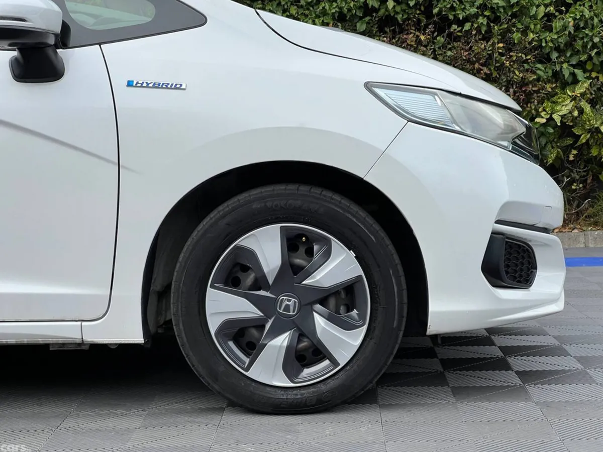 Honda Fit Hatchback, Petrol Hybrid, 2019, White
