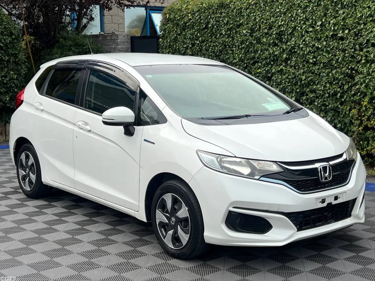 Honda Fit Hatchback, Petrol Hybrid, 2019, White