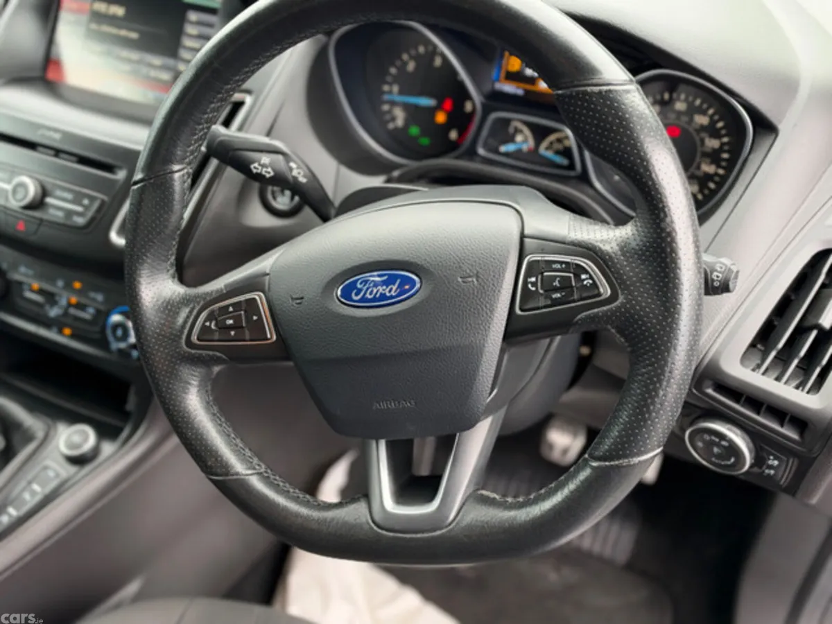 Ford Focus Hatchback, Diesel, 2016, Blue