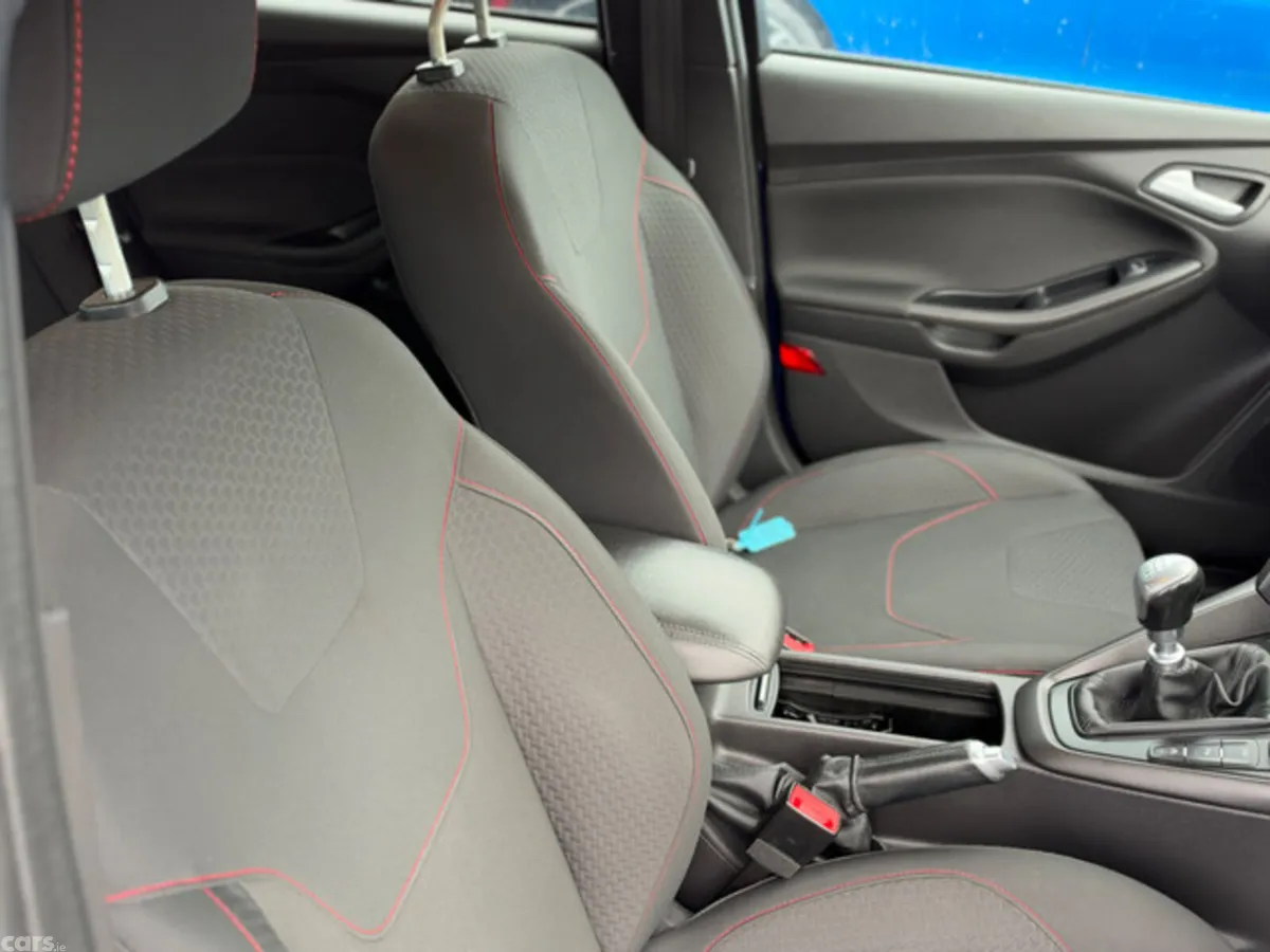 Ford Focus Hatchback, Diesel, 2016, Blue