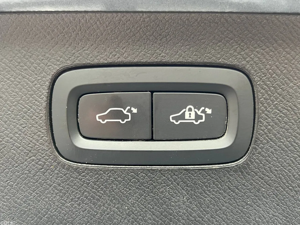 Volvo XC90 SUV, Petrol Plug-in Hybrid, 2020, Grey