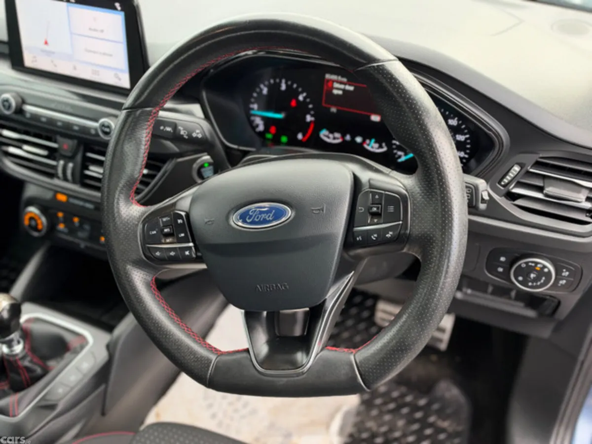 Ford Focus Hatchback, Diesel, 2019, Blue