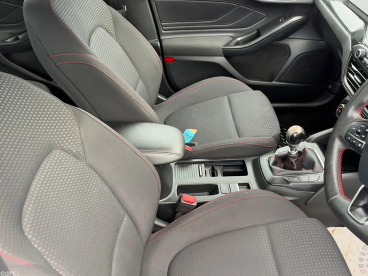 Ford Focus Hatchback, Diesel, 2019, Blue