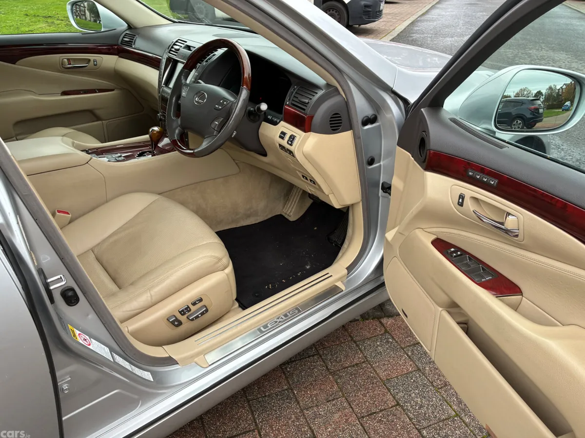 Lexus LS Saloon, Petrol Hybrid, 2008, Silver