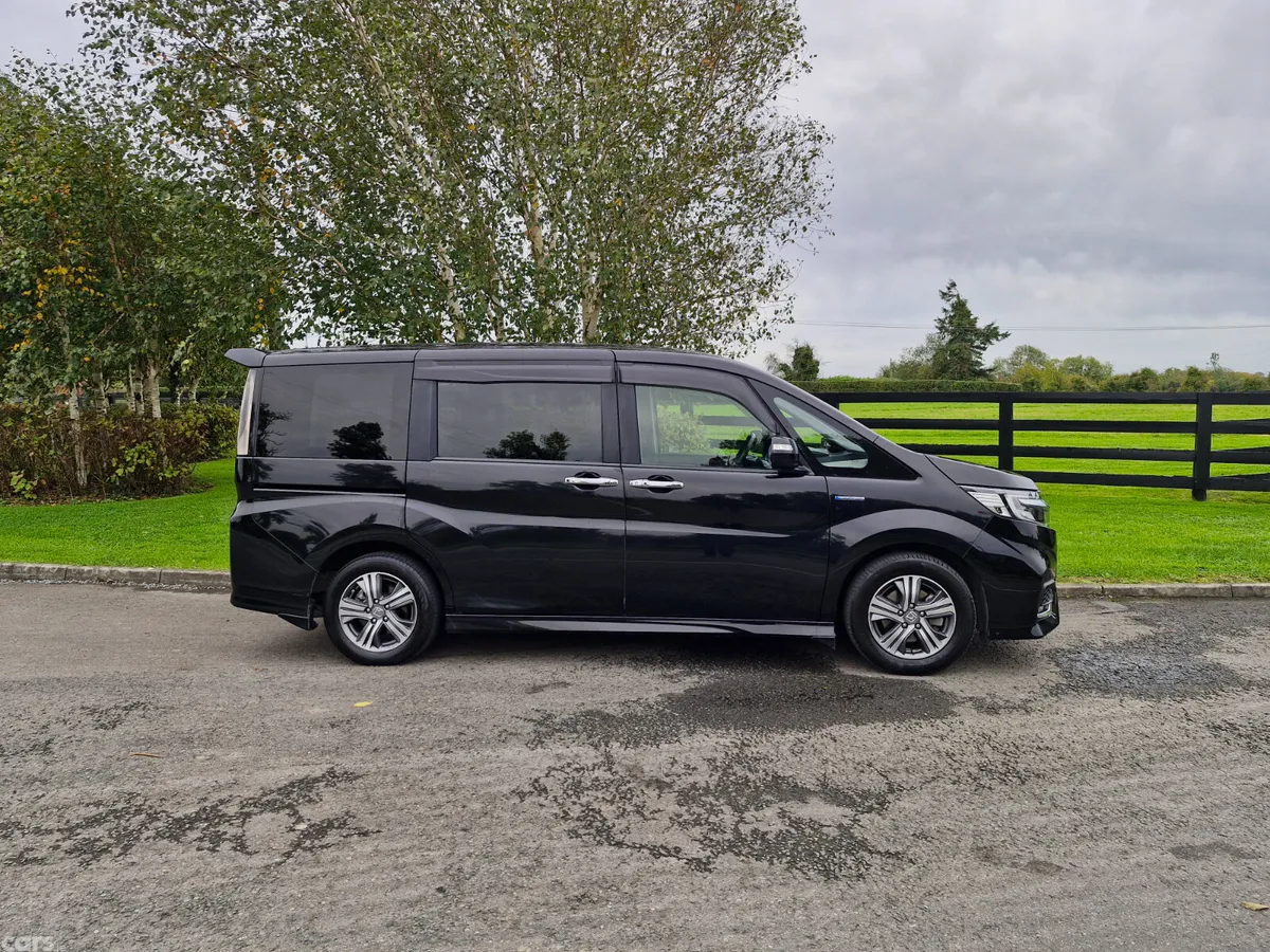 Honda Stepwagon MPV, Petrol Hybrid, 2018, Black