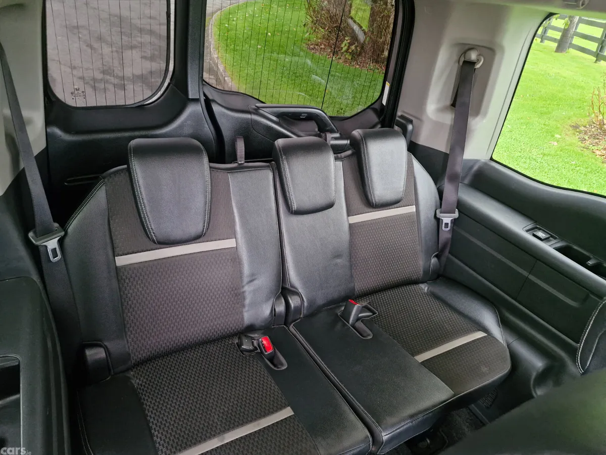 Honda Stepwagon MPV, Petrol Hybrid, 2018, Black