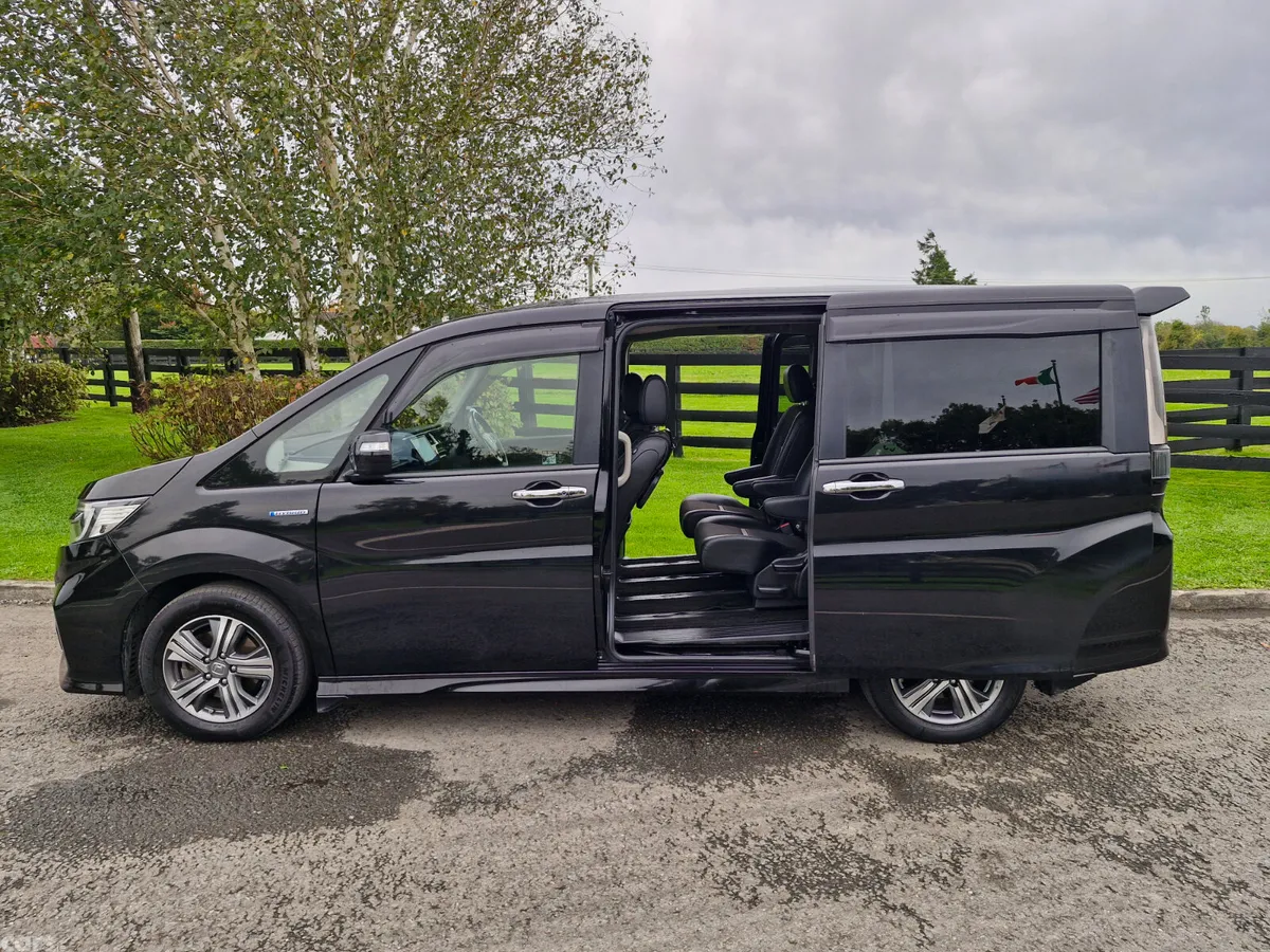 Honda Stepwagon MPV, Petrol Hybrid, 2018, Black
