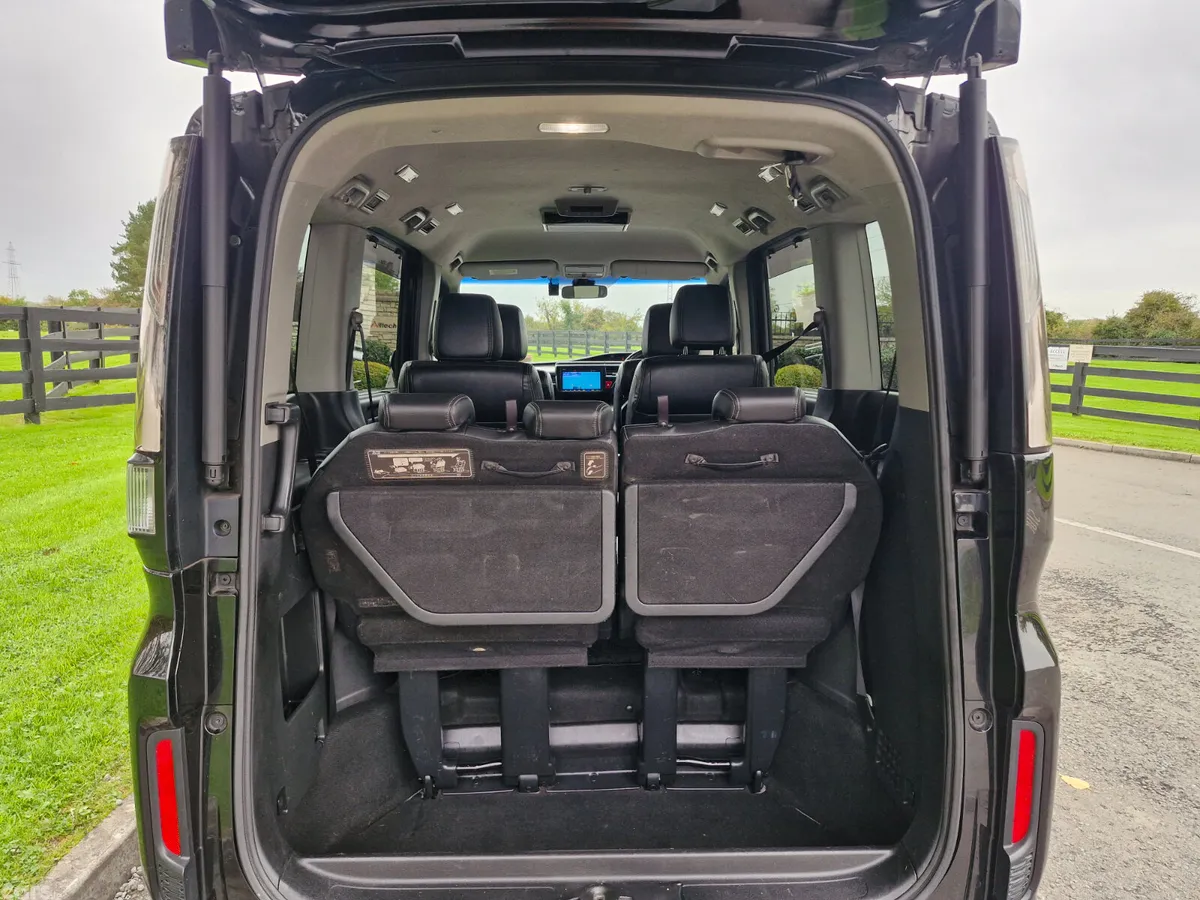 Honda Stepwagon MPV, Petrol Hybrid, 2018, Black