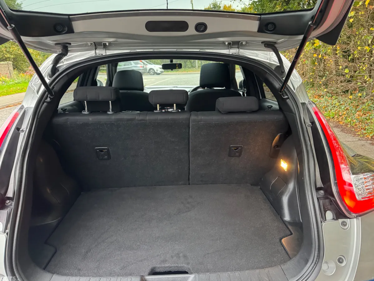 Nissan Juke SUV, Diesel, 2014, Silver