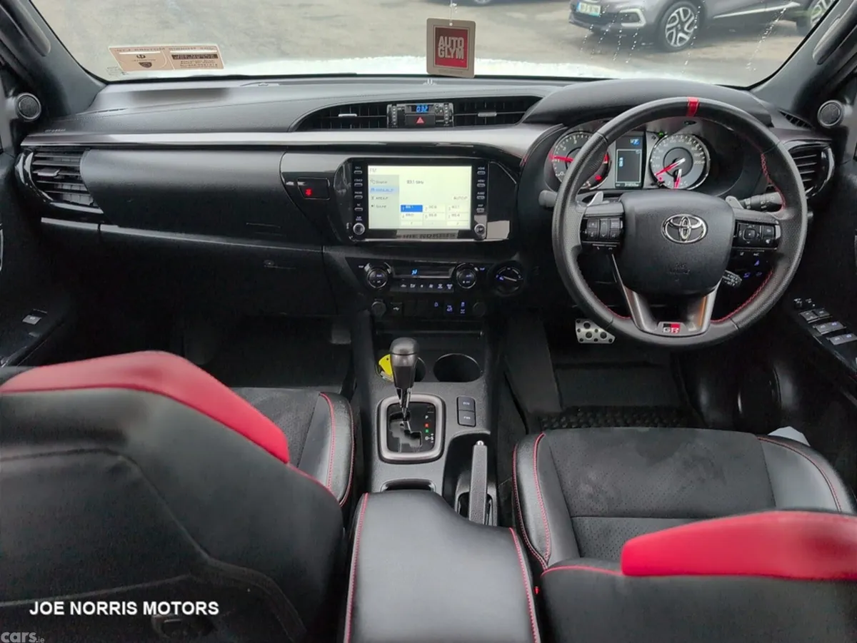Toyota Hilux Pick Up, Diesel, 2024, White