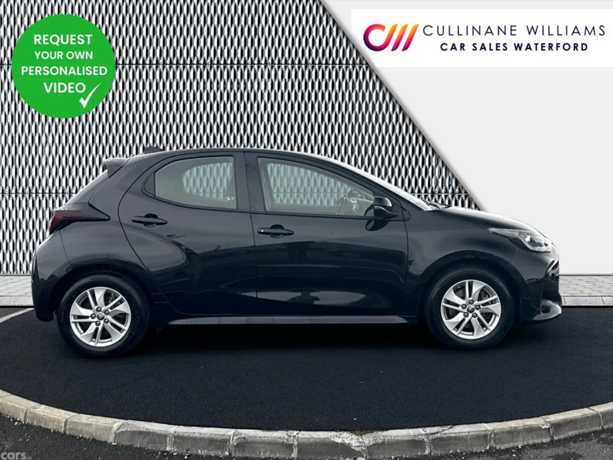 Toyota Yaris Hatchback, Petrol Hybrid, 2023, Black