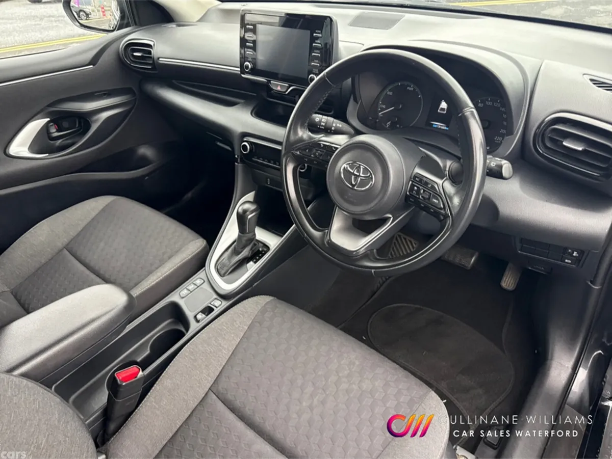 Toyota Yaris Hatchback, Petrol Hybrid, 2023, Black