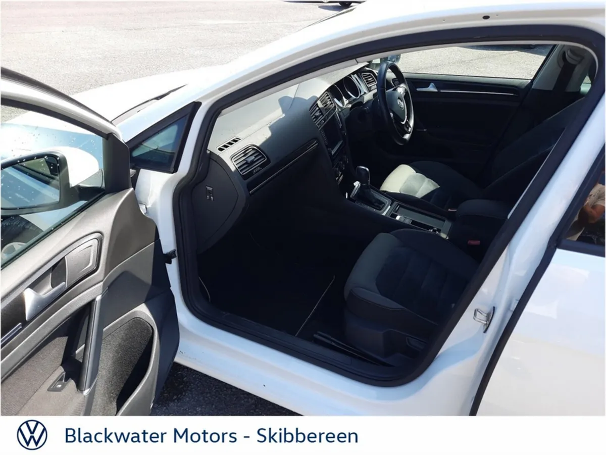 Volkswagen Golf Hatchback, Petrol, 2017, White