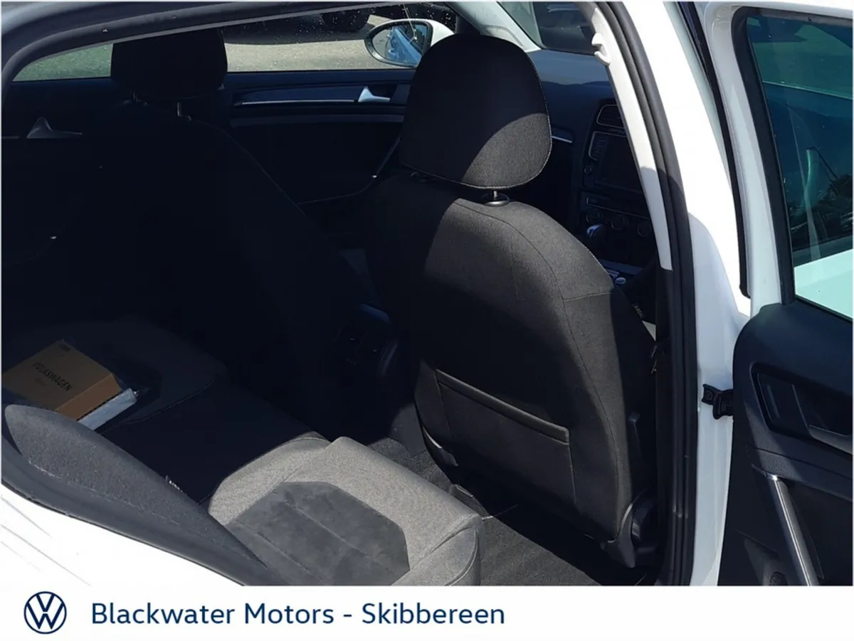 Volkswagen Golf Hatchback, Petrol, 2017, White