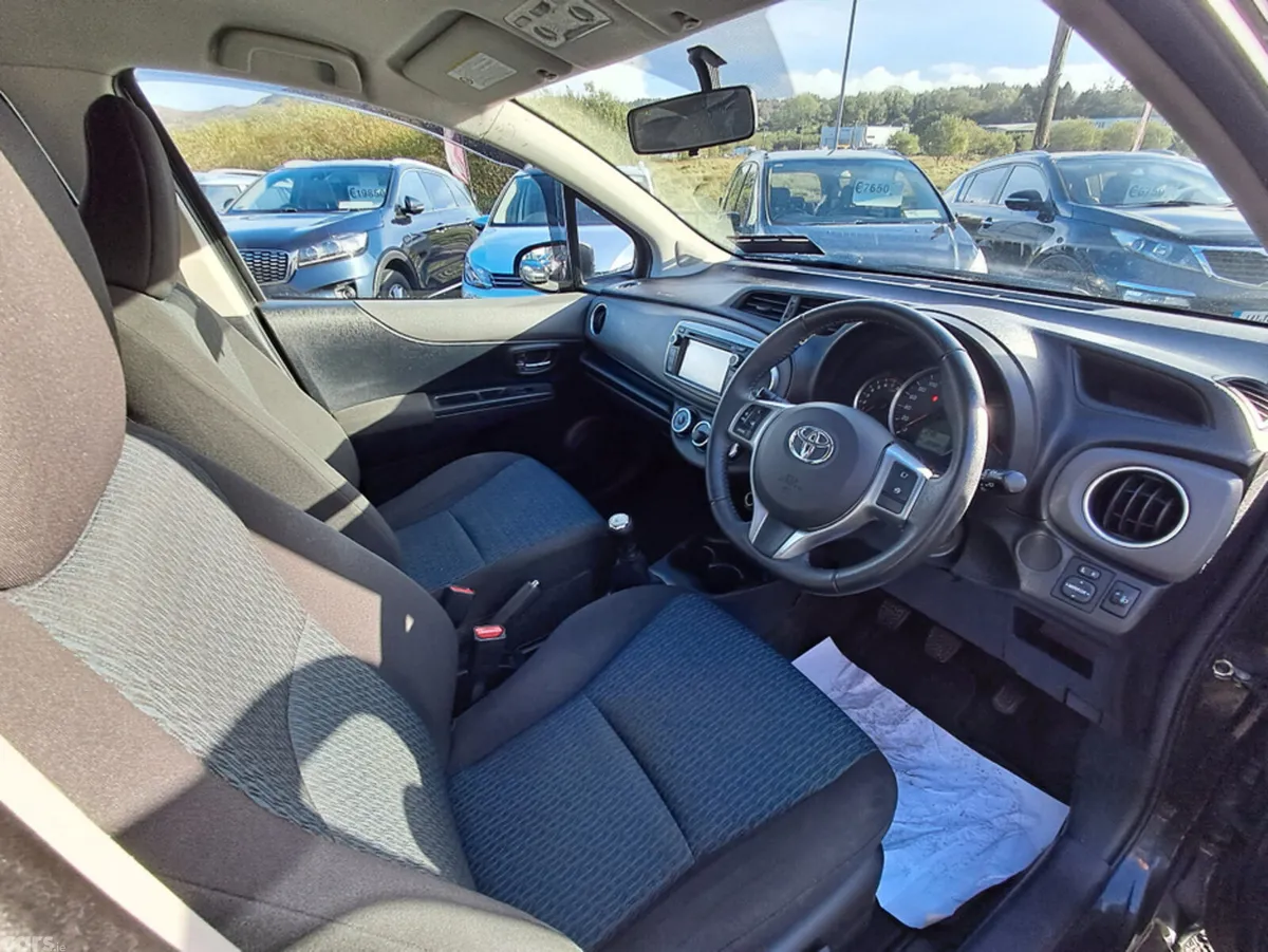 Toyota Yaris MPV, Petrol, 2011, Black