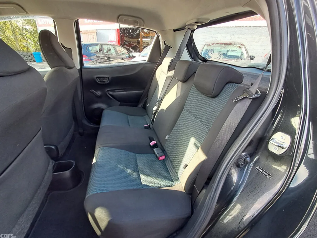 Toyota Yaris MPV, Petrol, 2011, Black