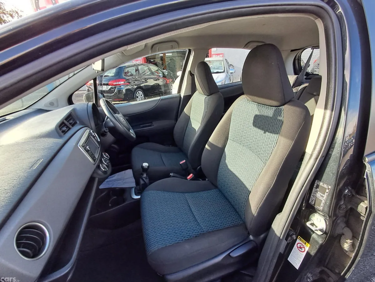 Toyota Yaris MPV, Petrol, 2011, Black