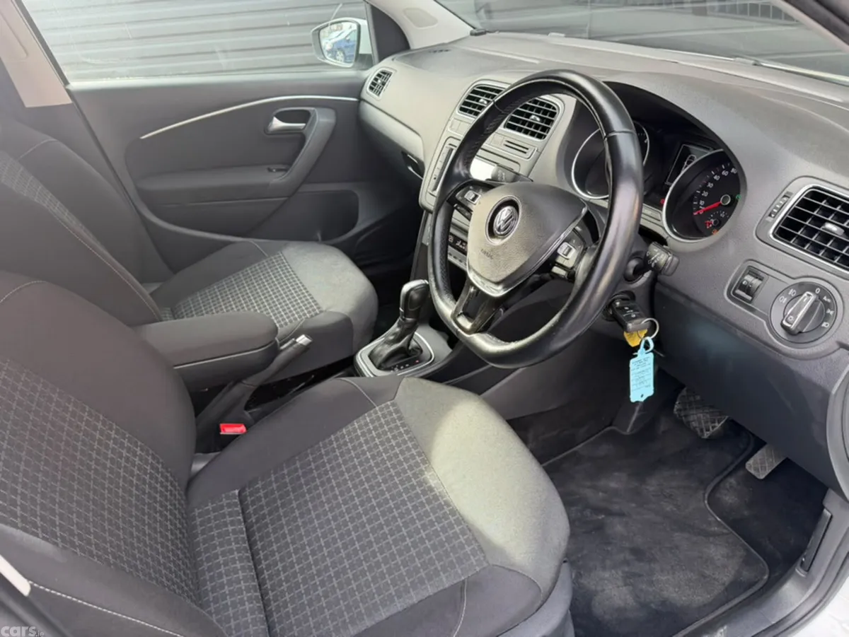 Volkswagen Polo Hatchback, Petrol, 2015, White