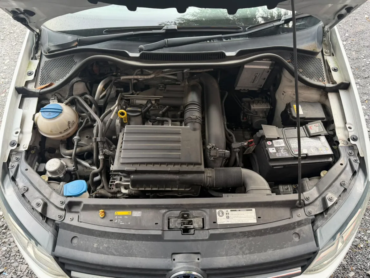Volkswagen Polo Hatchback, Petrol, 2015, White