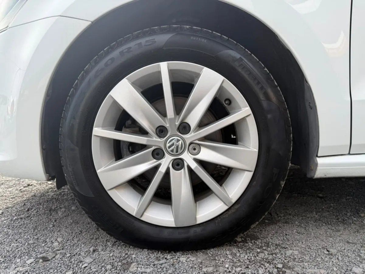 Volkswagen Polo Hatchback, Petrol, 2015, White