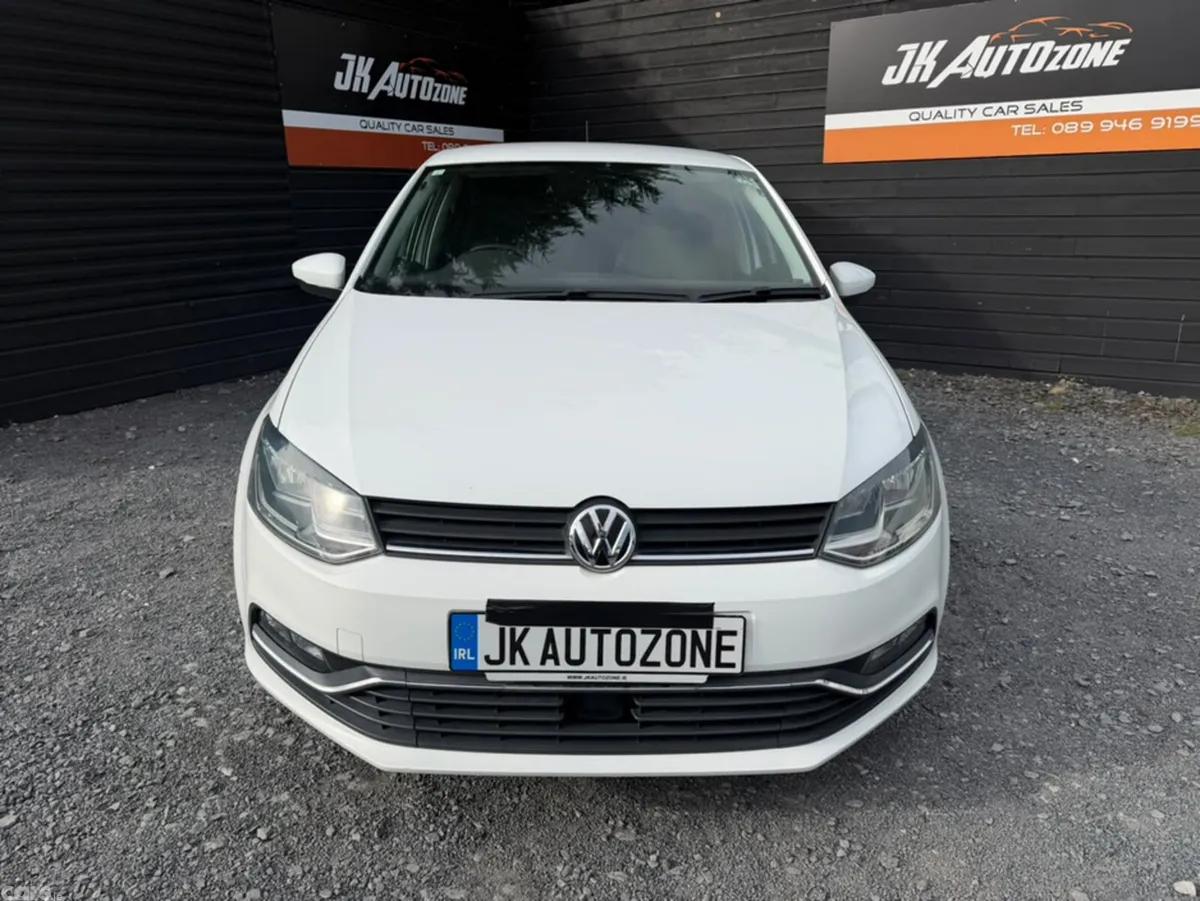 Volkswagen Polo Hatchback, Petrol, 2015, White