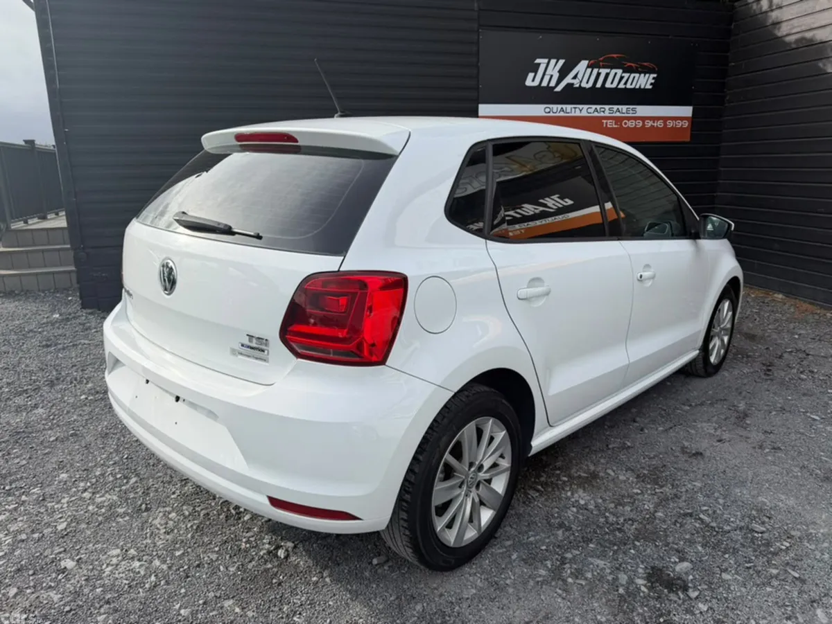 Volkswagen Polo Hatchback, Petrol, 2015, White