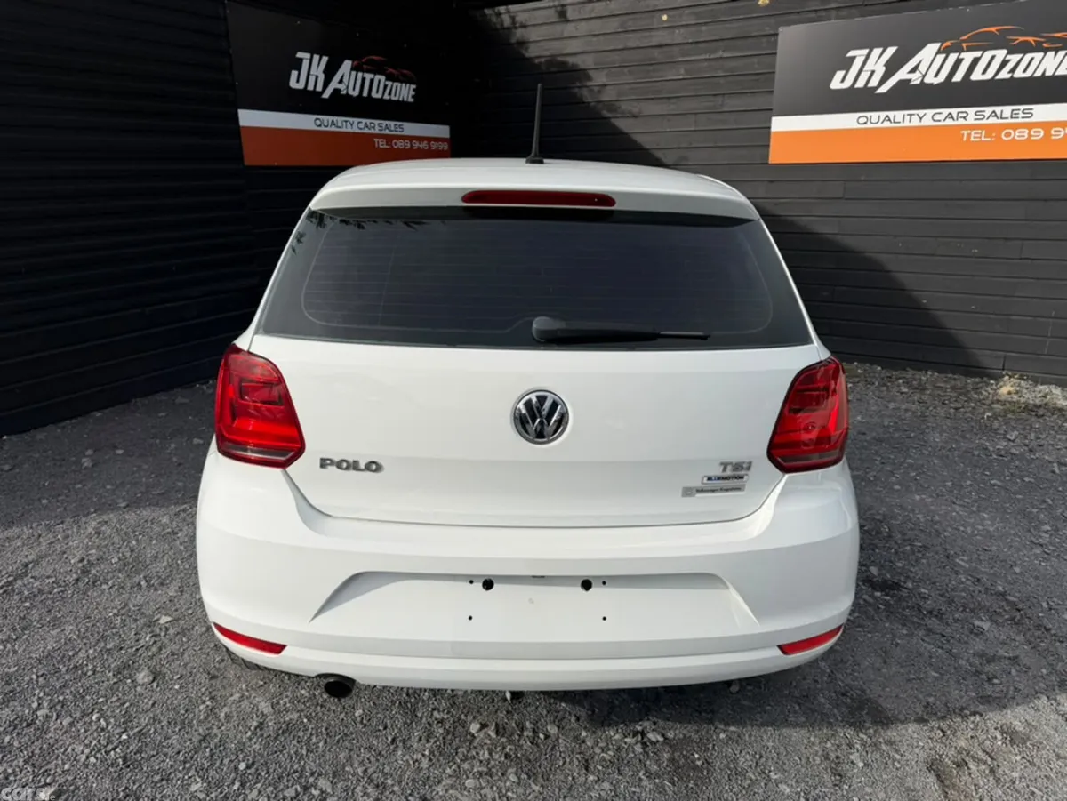 Volkswagen Polo Hatchback, Petrol, 2015, White