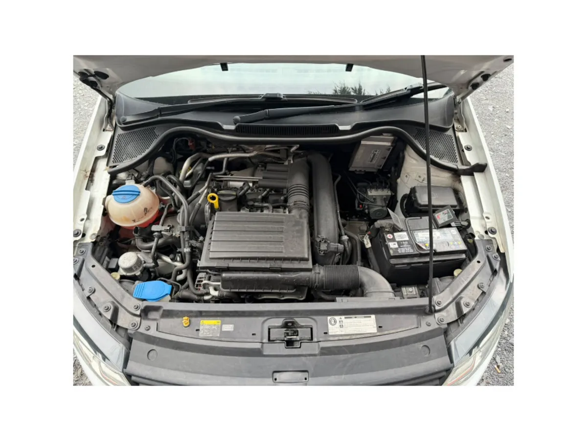 Volkswagen Polo Hatchback, Petrol, 2014, White