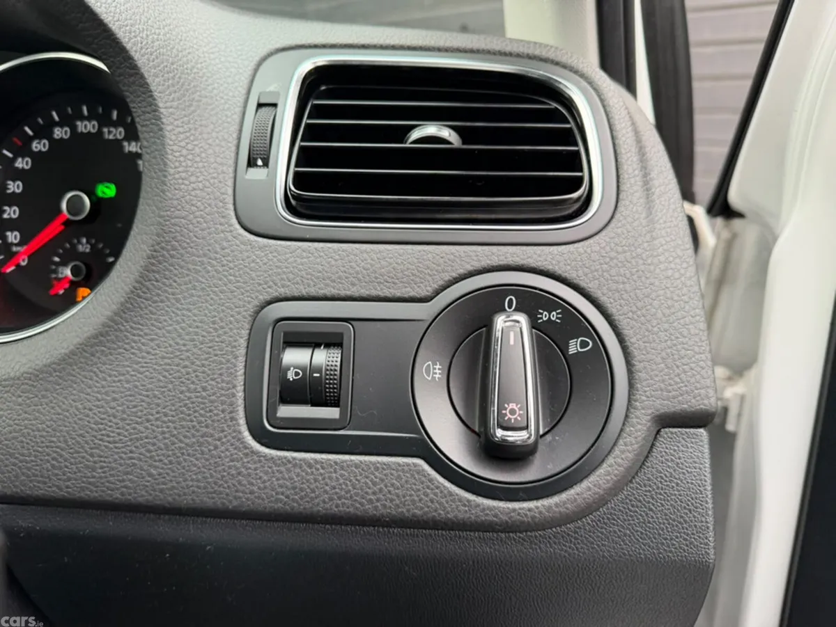Volkswagen Polo Hatchback, Petrol, 2014, White