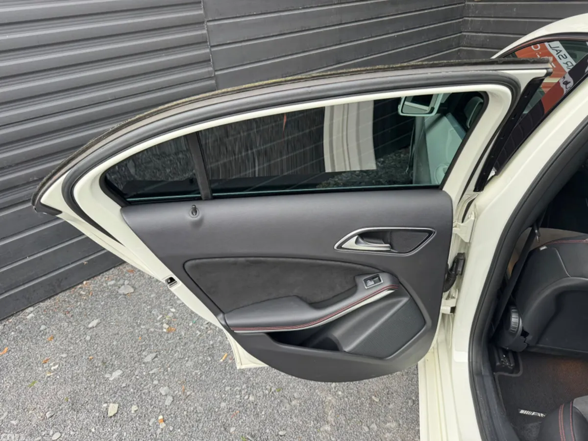 Mercedes-Benz A-Class Hatchback, Petrol, 2014, White