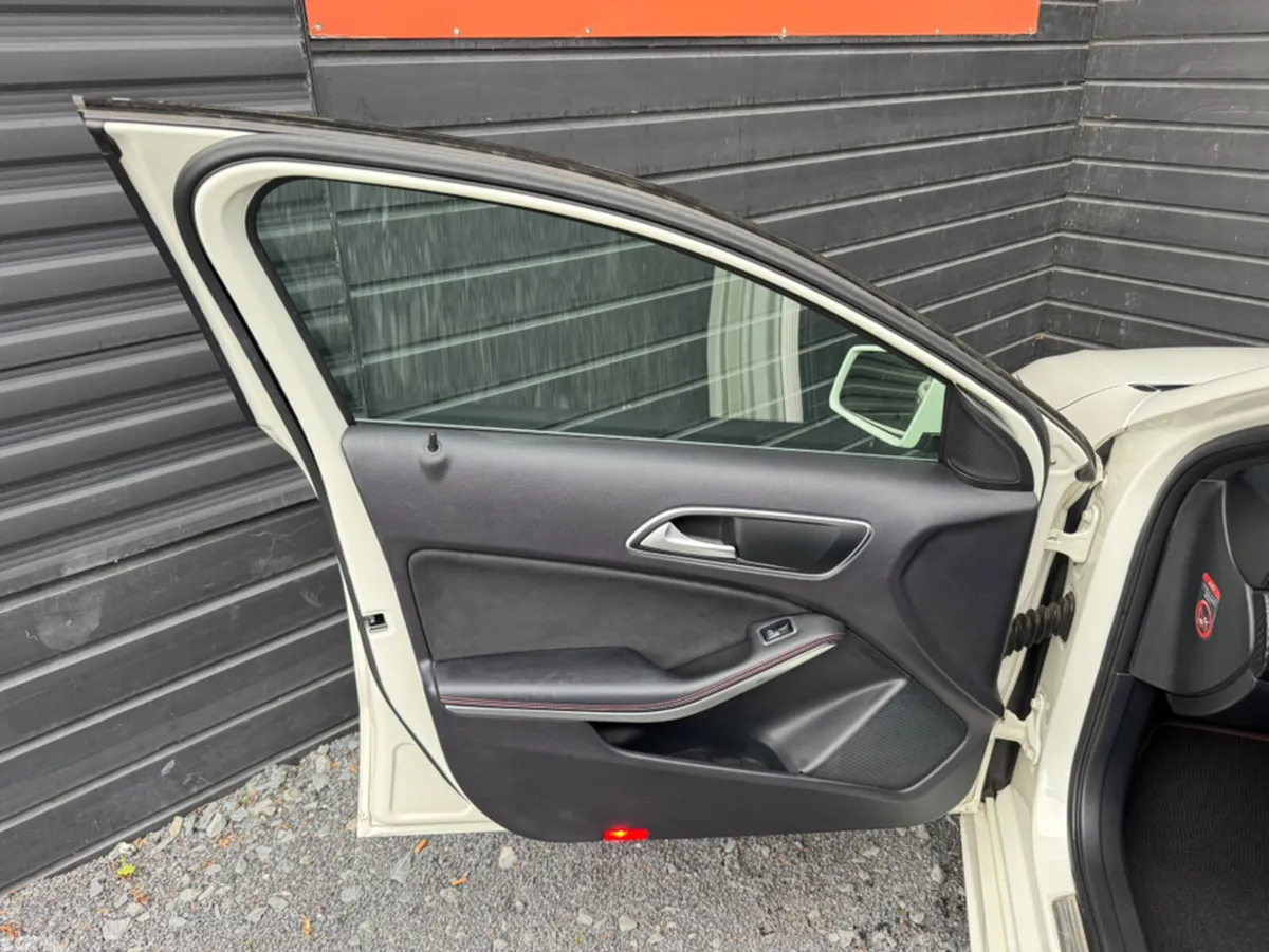 Mercedes-Benz A-Class Hatchback, Petrol, 2014, White