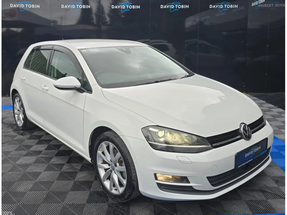 Volkswagen Golf Hatchback, Petrol, 2017, White