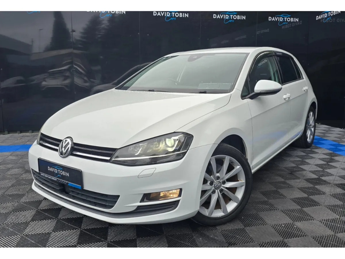 Volkswagen Golf Hatchback, Petrol, 2017, White